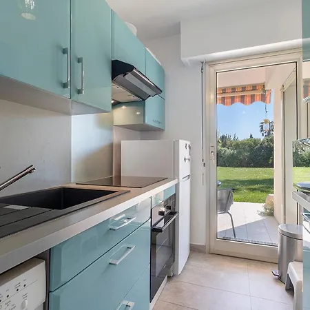 La Louisiane 2p Rdj Pool * 昂蒂布