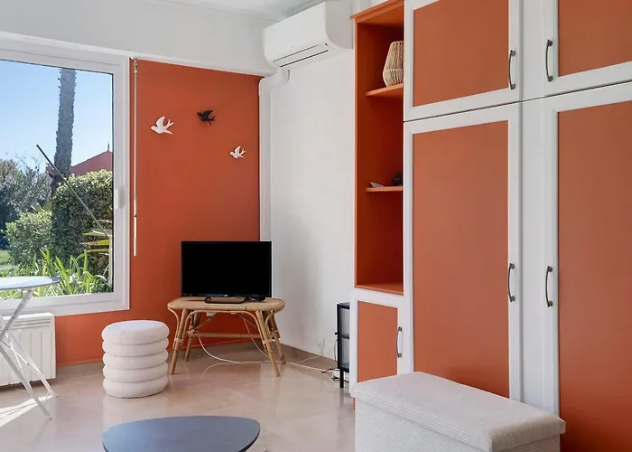 La Louisiane 2p Rdj Pool 昂蒂布